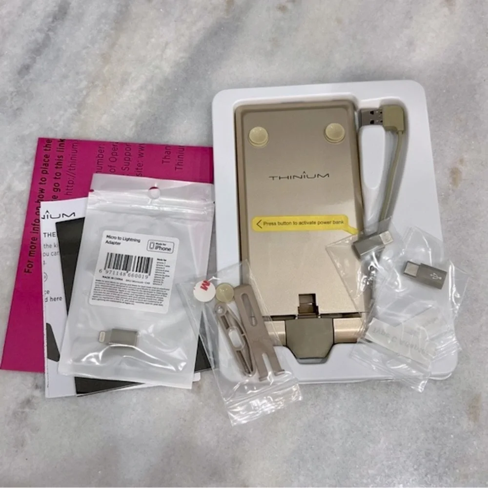THINIUM Cordless Phone Charger in Gold Gloss